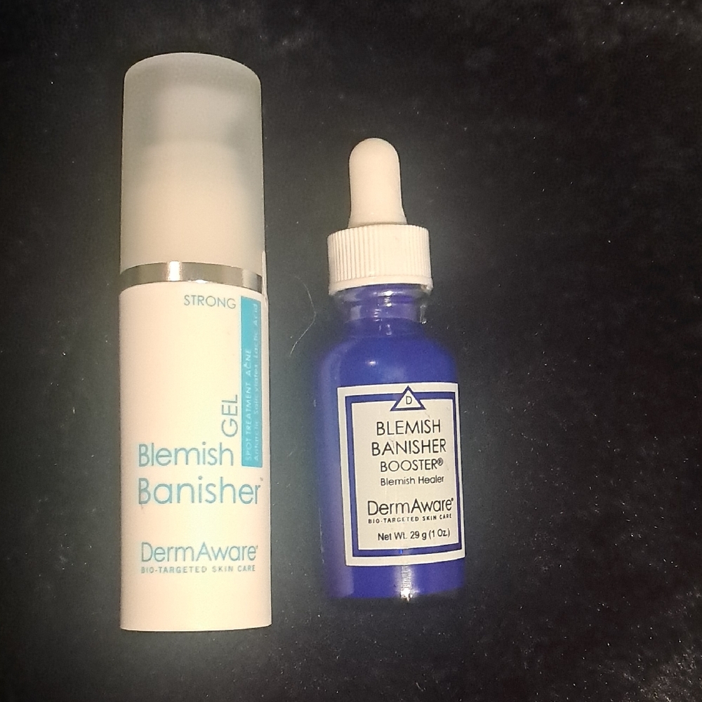 Blemish Banisher Skincare Set - White and Blue